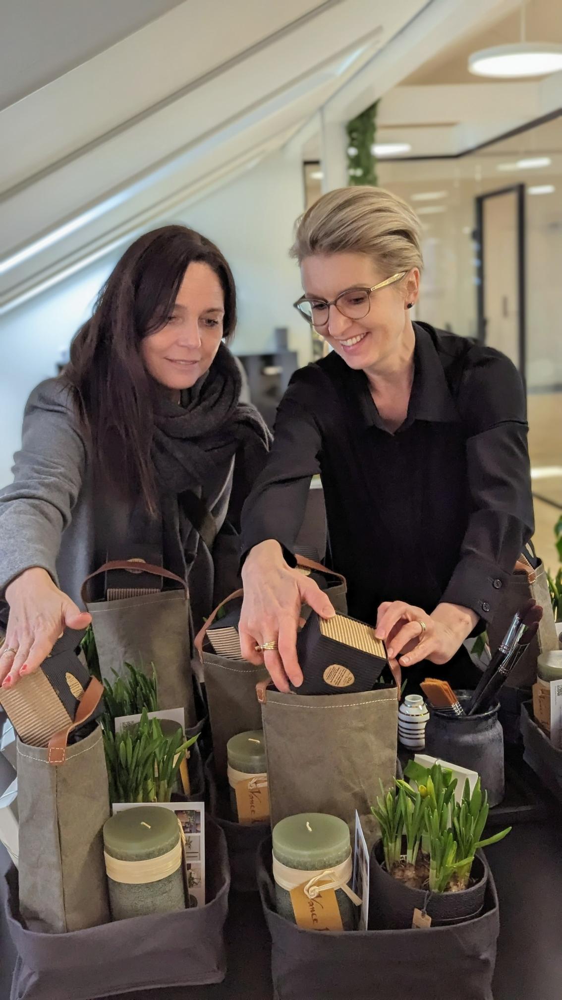 Agne and Susanne arrange sustainable gifts to the team